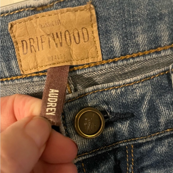 DRIFTWOOD Audrey Blue Jeans with Floral Embroidery Women’s Size 24 - Picture 2 of 9